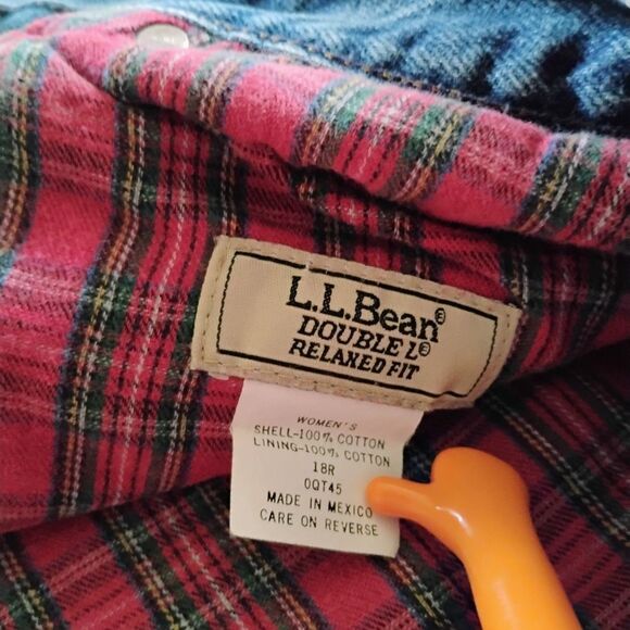 L.L. Bean Relaxed Fit Women's Jeans Size: 18R (0922) - Picture 3 of 6